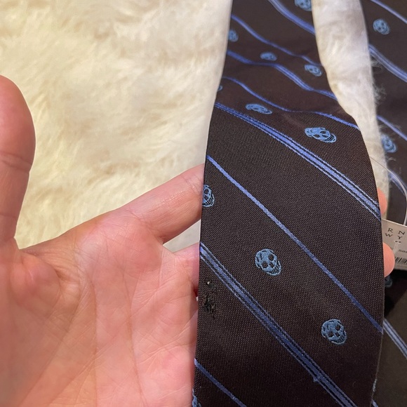 Alexander McQueen Skull Track Stripe Pattern Neck Tie - Picture 3 of 3
